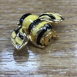 Bumble Bee Pin